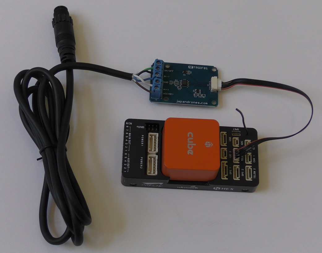 ../_images/torqeedo-throttle-cable-running-electronics-adapter.jpg